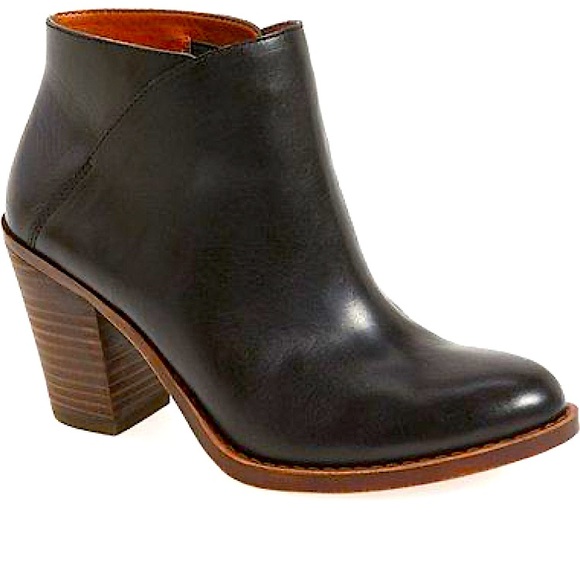 Leather block heels by Naturalizer - size 6, barely worn - Picture 1 of 1